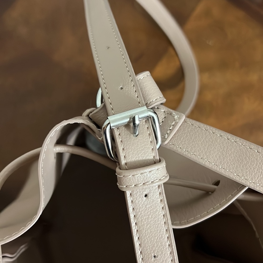 Zara Basic nude bucket bag - Picture 10 of 13